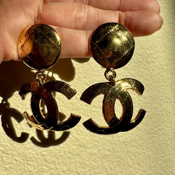 SOLD Chanel CC Hammered Dangle Earrings Clip On 1994 - Picture 14 of 14